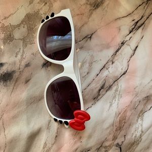 Hello kitty sunglasses